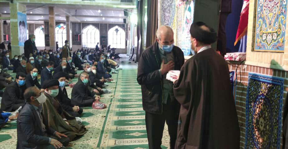 از خانواده شهیدان علی رفیعی و اسداله حسنوند تجلیل شد.