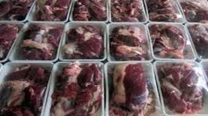 توزیع گوشت قربانی در بین ۱۰۰ خانوار نیازمند 
