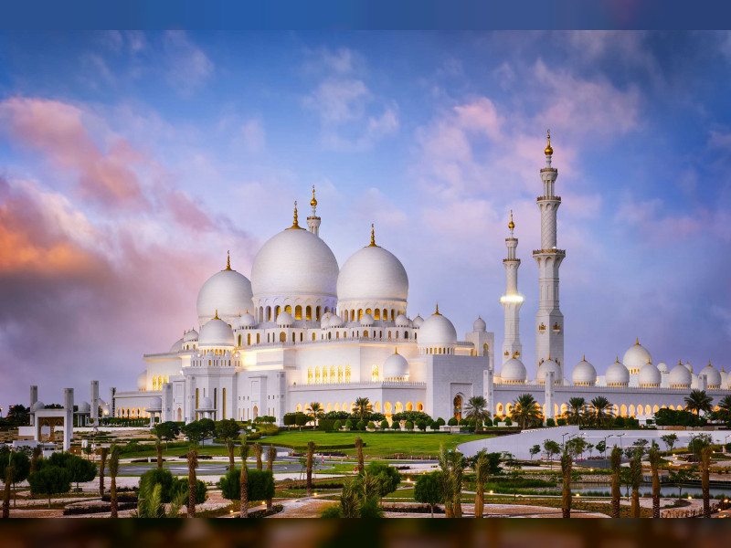 پخش مستقیم نماز تروایح مسجد جامع «شیخ زاید» از کانال‌های رسمی امارات