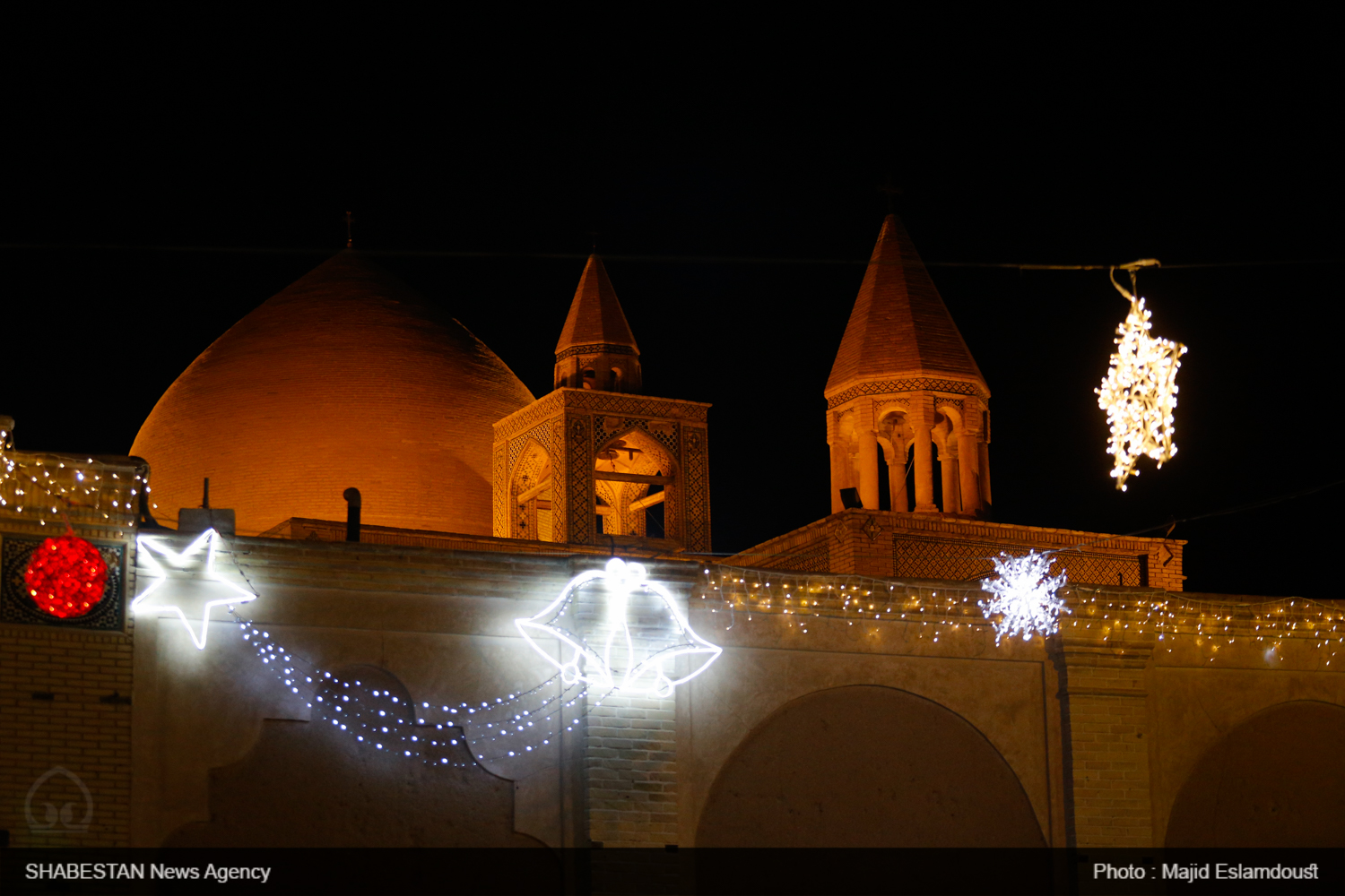 از تدارک مسجدی‌ها برای ۹ دی تا استقبال مساجد جهان از کریسمس