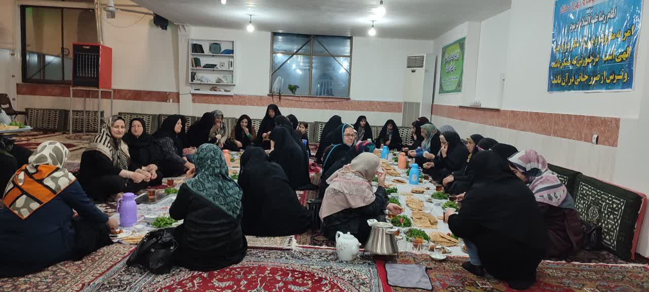 افطاری های ساده در مسجد ولیعصر (عج) روستای گل افزان
