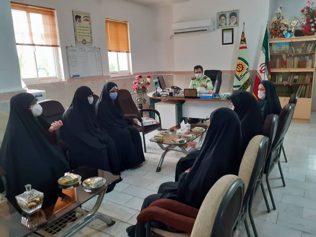 خواهران کانون طلیعه ظهور با فرمانده نیروی انتظامی ماسال دیدار کردند
