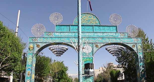 اهداء اقلام مناسبتی به مساجد تهران/آذین‌بندی ۱۰۰۰ مسجد برای نیمه شعبان