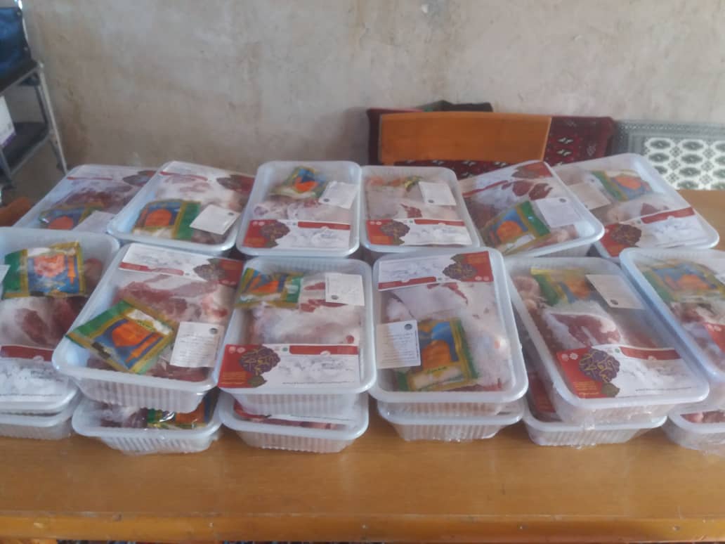 توزیع ۵۰ بسته گوشت همزمان با میلاد حضرت زهرا (س) به همت کانون و پایگاه شهید «منصور خادم صادق» شیراز