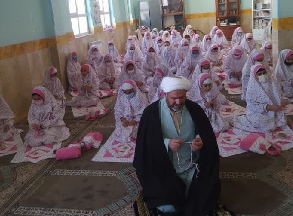 امام محله‌ای که فرصت ازدواج را برای ۲۰۰ زوج جوان فراهم کرده‌است