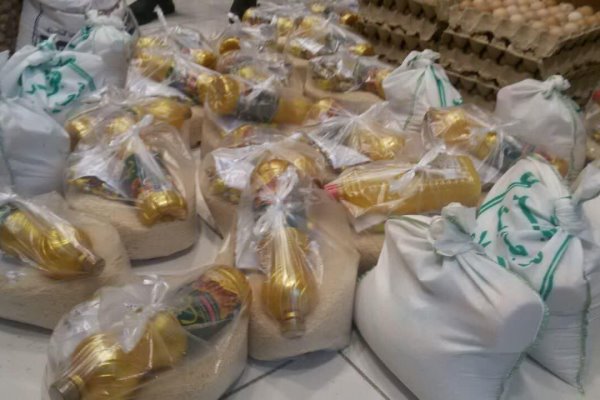 اجرای طرح نذر نان در آزادشهر/ توزیع ۱۰۰۰ پرس غذای گرم بین افراد بی خانمان