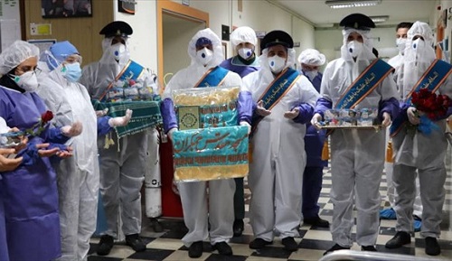 عیادت خادمان مسجد مقدس جمکران از بیماران بیمارستان‌های خوزستان