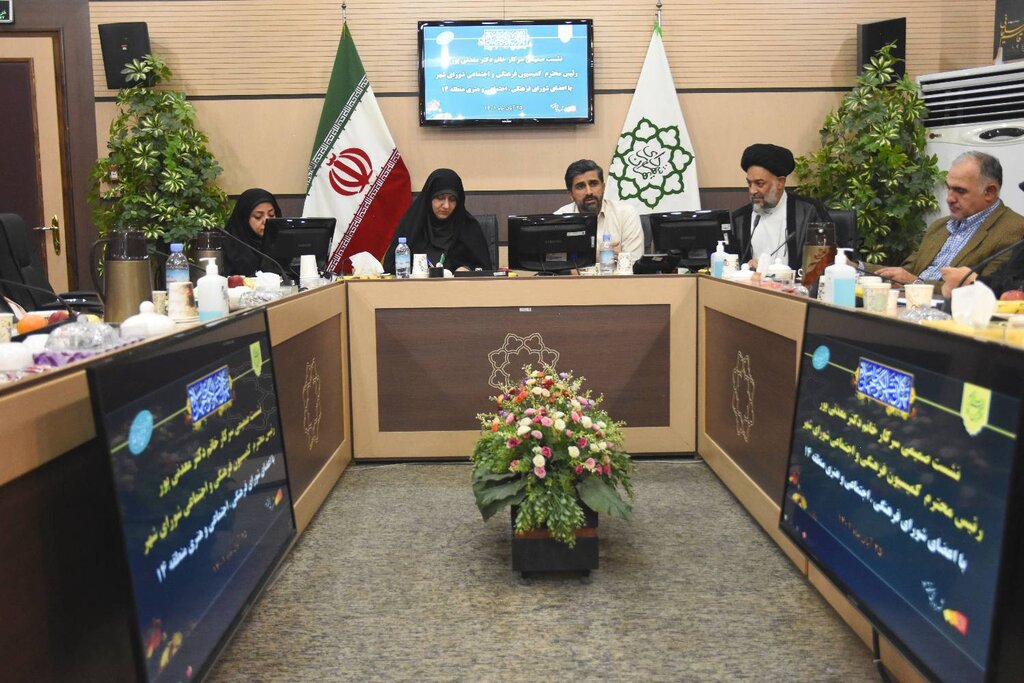 فعالیت بیش از ٢ هزار مسجد و پایگاه مذهبی و فرهنگی در دارالمومنین تهران