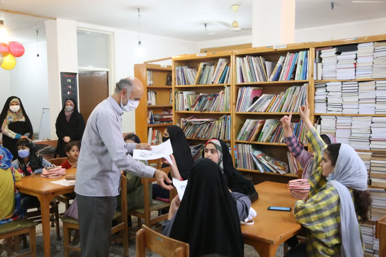 با برگزاری «جشن یار مهربان» به دنبال همنشین شدن بچه های مسجد با کتاب هستیم
