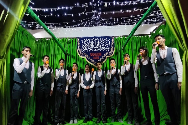 اجرای سرود «ماه من علی» بچه های مسجد در کانون «الزهرا (س)» جهرم در شب های قدر