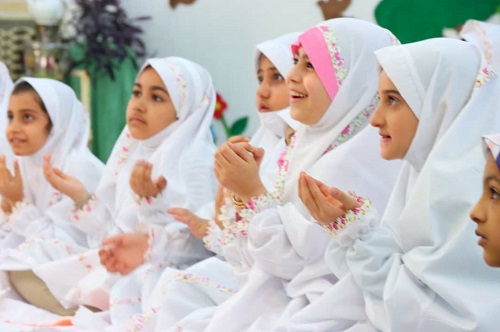 ورود خاطره‌انگیز دختران به فصل تکلیف به همت بچه‌های مسجد شهدای کربلا