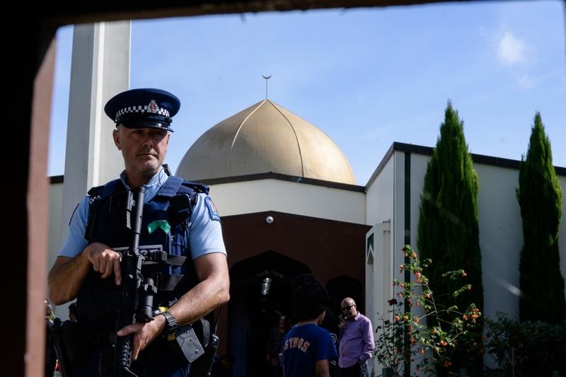 گشت‌زنی ۲۴ ساعته پلیس در اطراف مساجد «کریستچرچ» در آستانه ۱۵ مارس