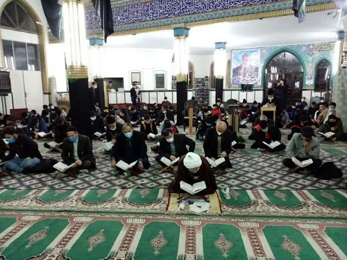 بچه های مسجد امام حسین(ع) زنجان ۳۲۰ پرس غذای متبرک در بین نیازمندان توزیع کردند