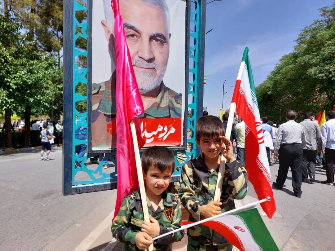 ۶۰ کودک دختر و پسر کانون «سربازان ولایت» شیراز در مراسم جشن کودکان مهدوی و فتح قدس شرکت کردند