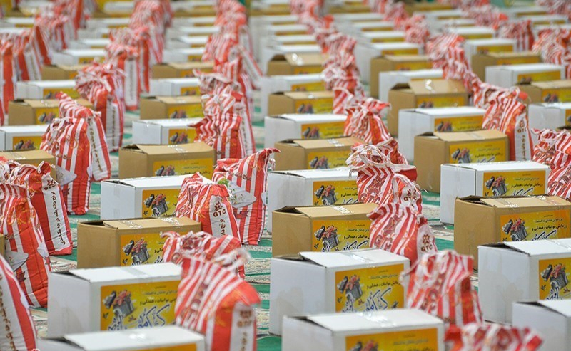 اهدای ۳۰۰ بسته معیشتی به محرومان به همت کانون شهدای صابرین
