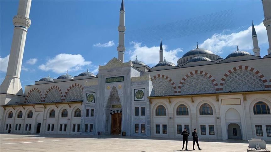 تعطیلی مساجد جهان در پی شیوع کرونا؛ از مسجد «آبی» استانبول تا «قبه‌الصخره»