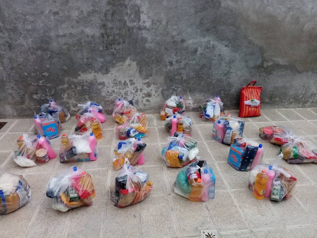 توزیع ۳۰ بسته معیشتی رمضان سهم کانون شهدای گرجی محله بهشهر