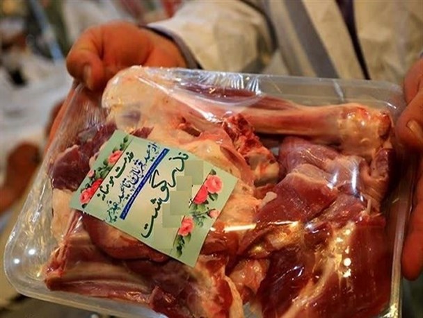 نذر قربانی با توزیع ۵۵ بسته گوشت میان محرومان در کانون «شهید رحمانیان» جهرم انجام شد