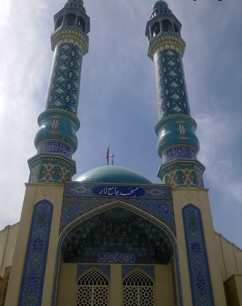 مسجدی با سبک معماری ساده و زیبا در لار