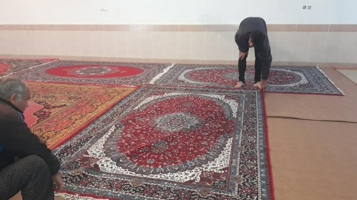 اهدا چهار تخته فرش به مسجد