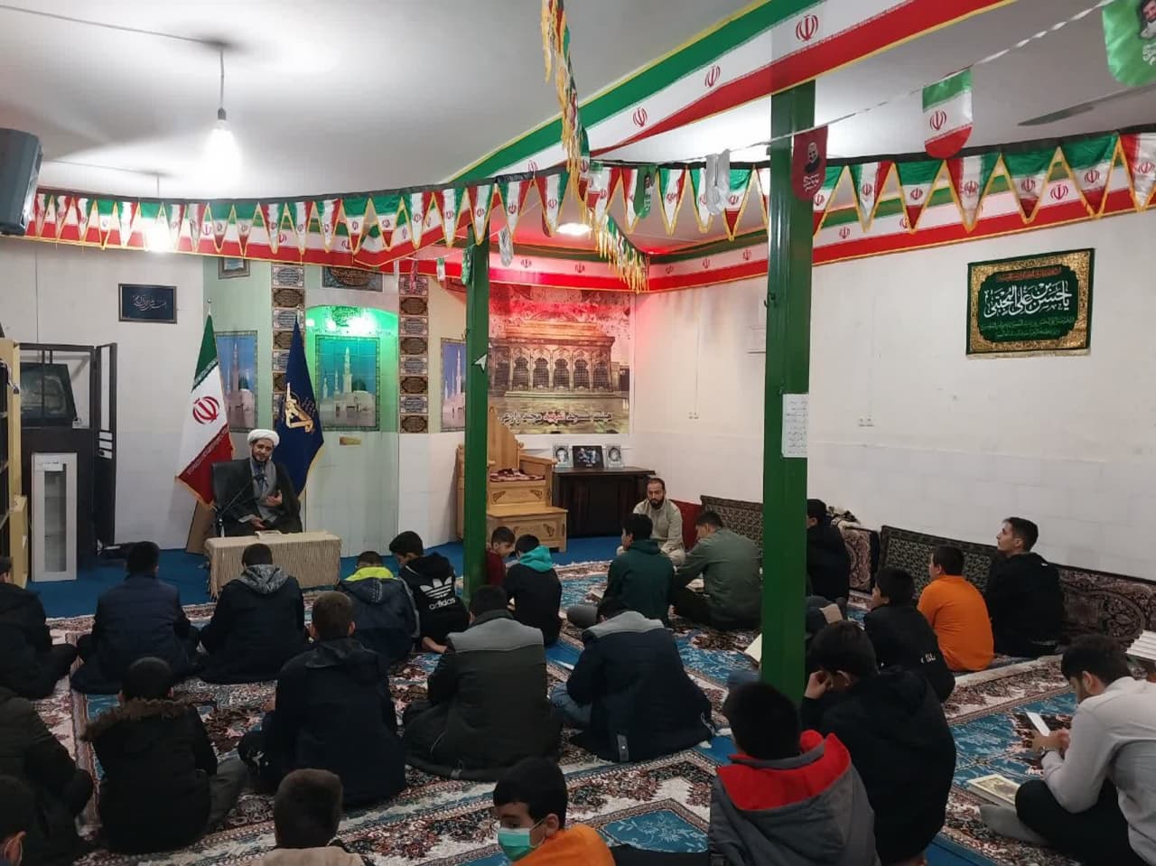 برپایی جشن ولادت حضرت علی(ع) با حضور جوانان کانون های مساجد در کرمانشاه