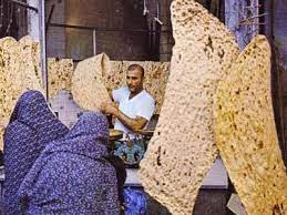 توزیع نزدیک به سه هزار قرص نان صلواتی به همت کانون «شهید منصور خادم صادق» شیراز