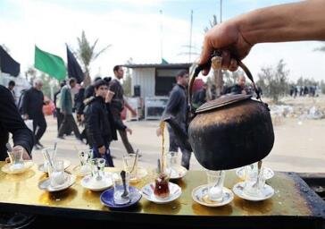 موکب چای نبات صلواتی به مناسبت شهادت حضرت رقیه (س) به همت کانون «طریق الشهدا» شیراز برپا شد