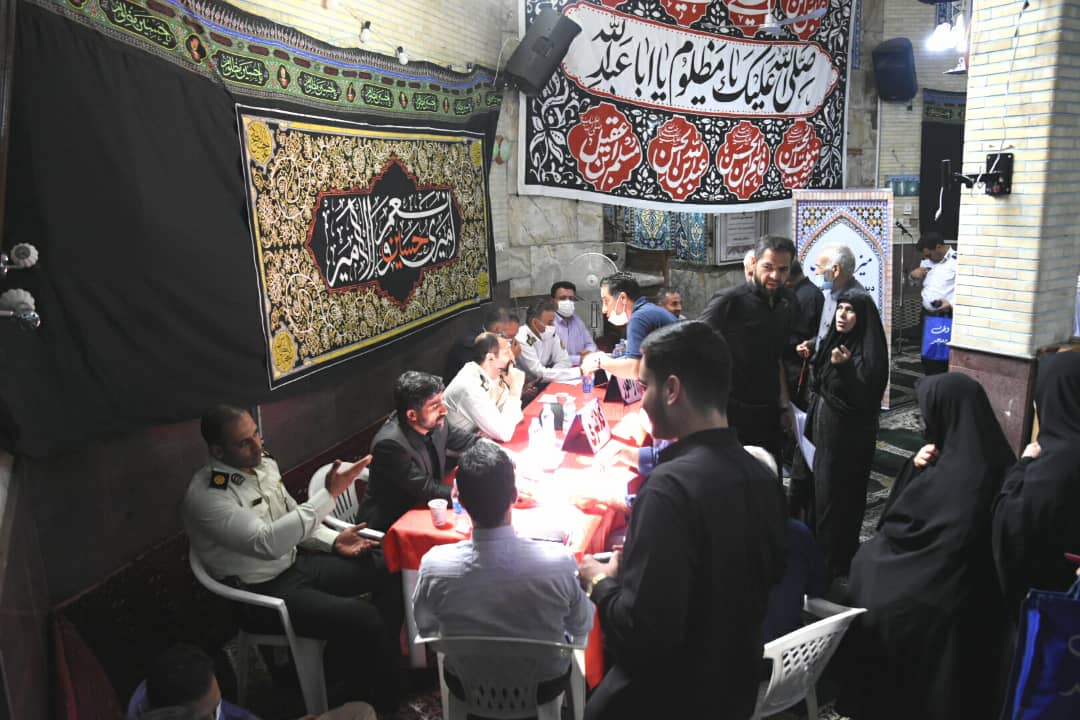 برپایی میز خدمت در مسجد موسی‌بن‌جعفر(ع) منطقه ۱۴
