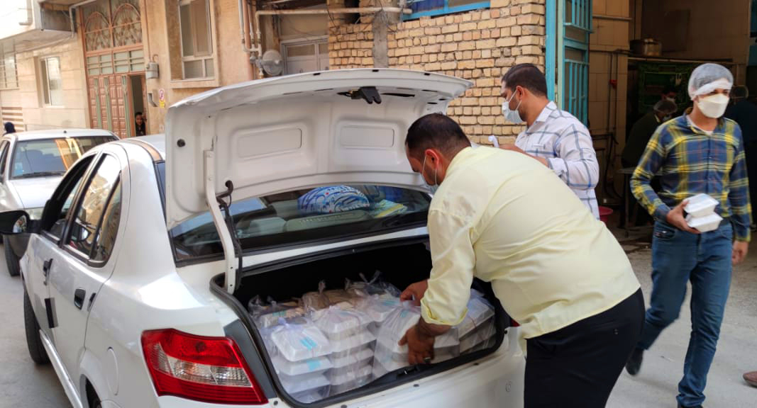 توزیع روزانه ۵ هزار وعده غذایی میان محرومان توسط بچه‌های مسجد