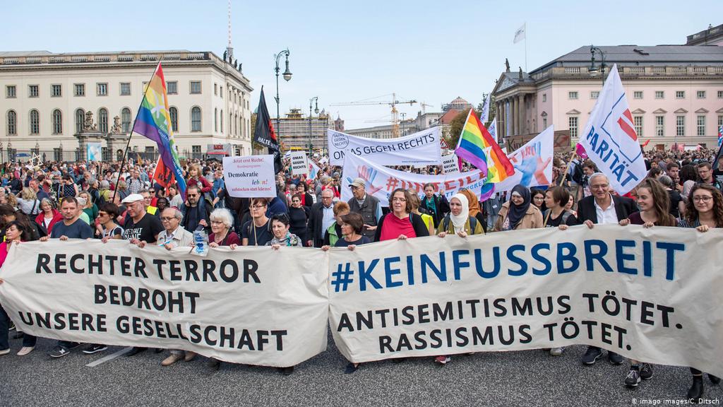 تظاهرات ضد نژادپرستی در مقابل مساجد آلمان