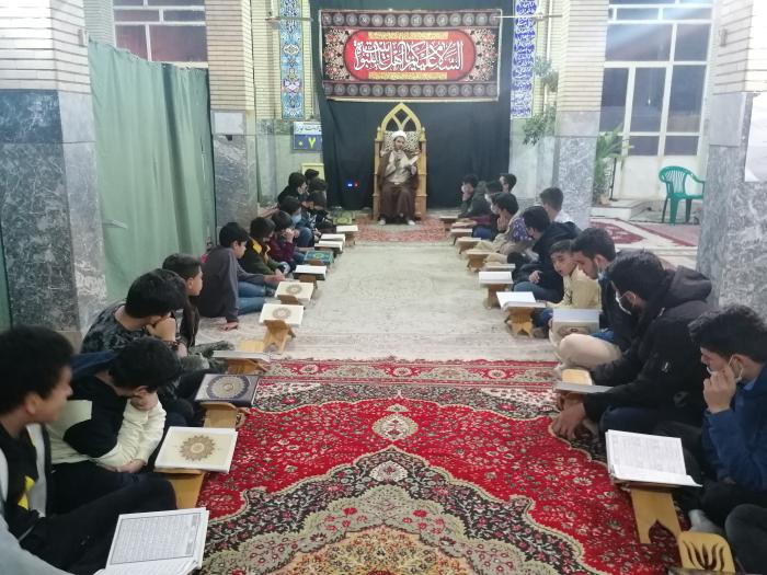 برگزاری کلاس قرآن و احکام در مسجد
