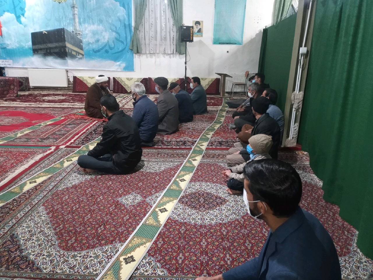 برگزاری کلاس اشنایی با نهج البلاغه در فضای صمیمی در مسجد در ایام کرونا