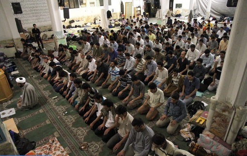 برکات حضور در مسجد همزمان با ماه مبارک رمضان/ محک ایمان مومنان!