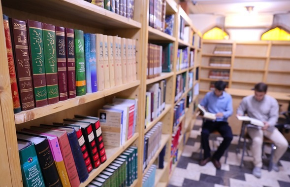 بررسی نقش کتابداران در توسعه فعالیت کتابخانه‌های مساجد