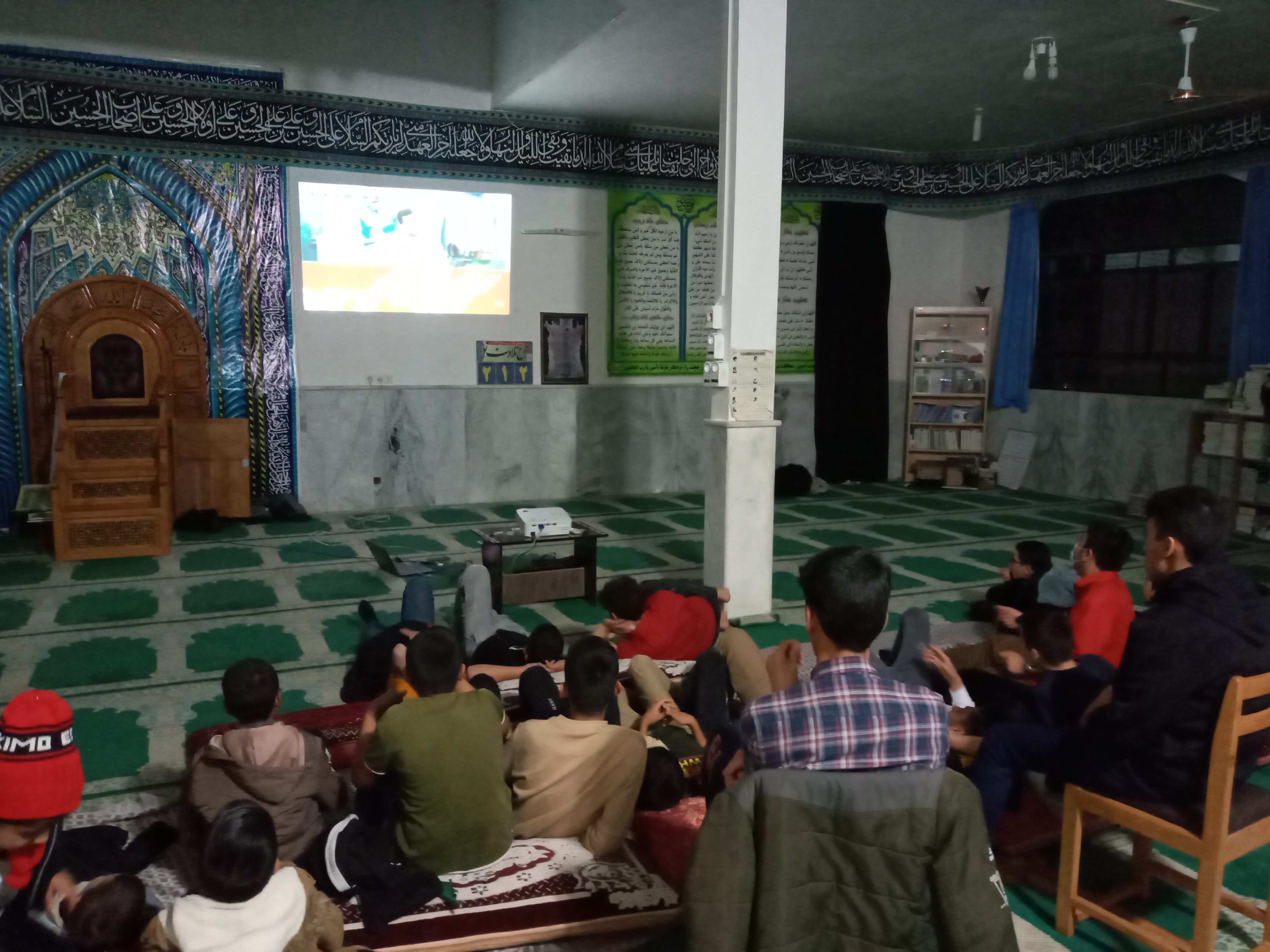 اکران و پخش مسابقه جام جهانی ایران و آمریکا در مسجد