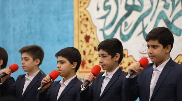 مسجدی که بچه‌هایش با سرود از غدیر استقبال می‌کنند