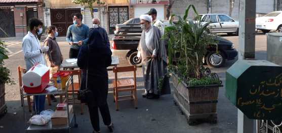 پویش جهادی واکسیناسیون کرونا در مسجد چهارده معصوم(ع)