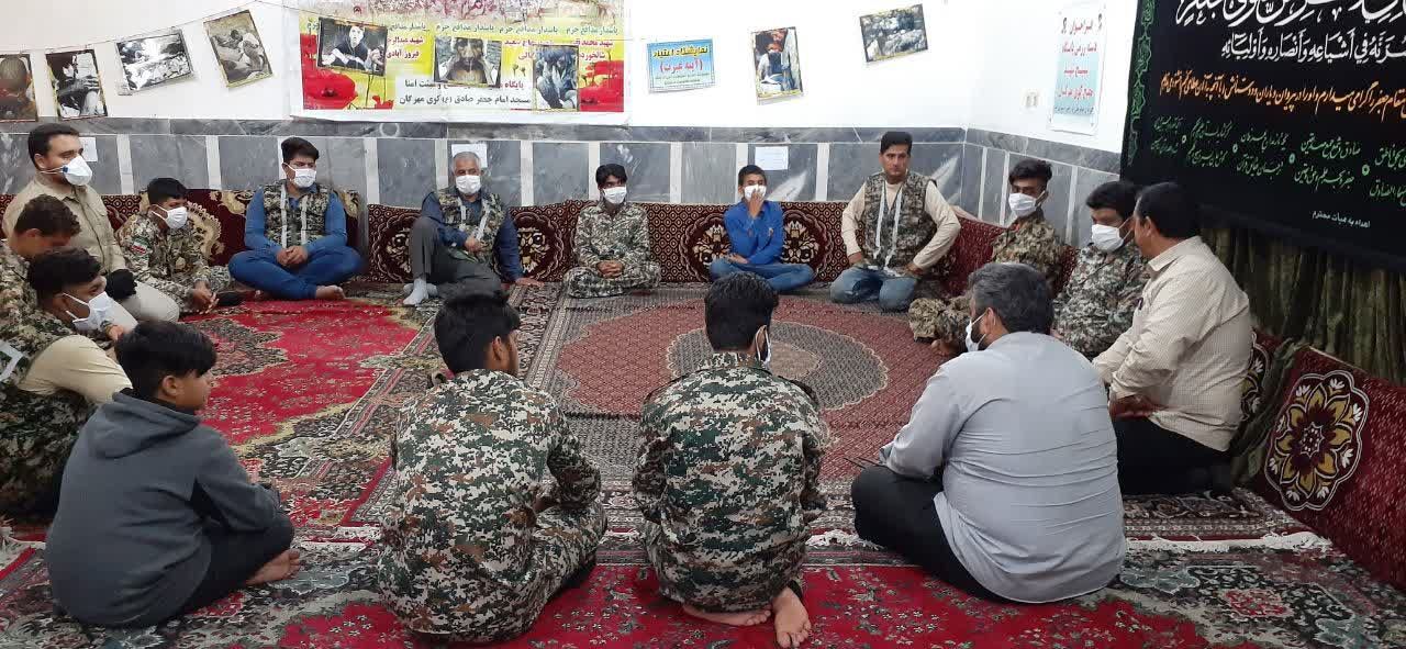 برگزاری نشست روشنگری هفته بسیج به همت کانون امام علی(ع) نکا