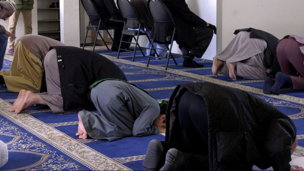 تدابیر سختگیرانه بهداشتی برای برگزاری نماز جماعت در مسجد «کلگری» کانادا
