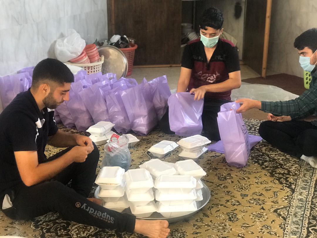 ۷۰۰پرس غذای گرم به همت کانون شهید گرائیلی خرماکلا بین نیازمندان قائم شهری توزیع شد