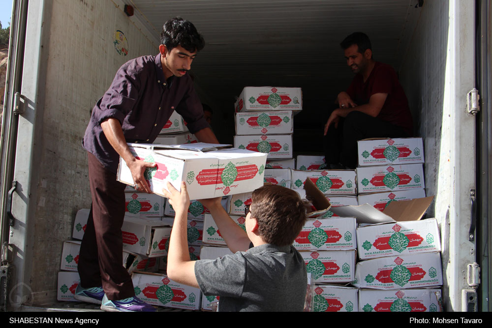 یک هزار و 200 بسته گوشت میان عزتمندان کمتربرخوردار استان فارس توزیع شد