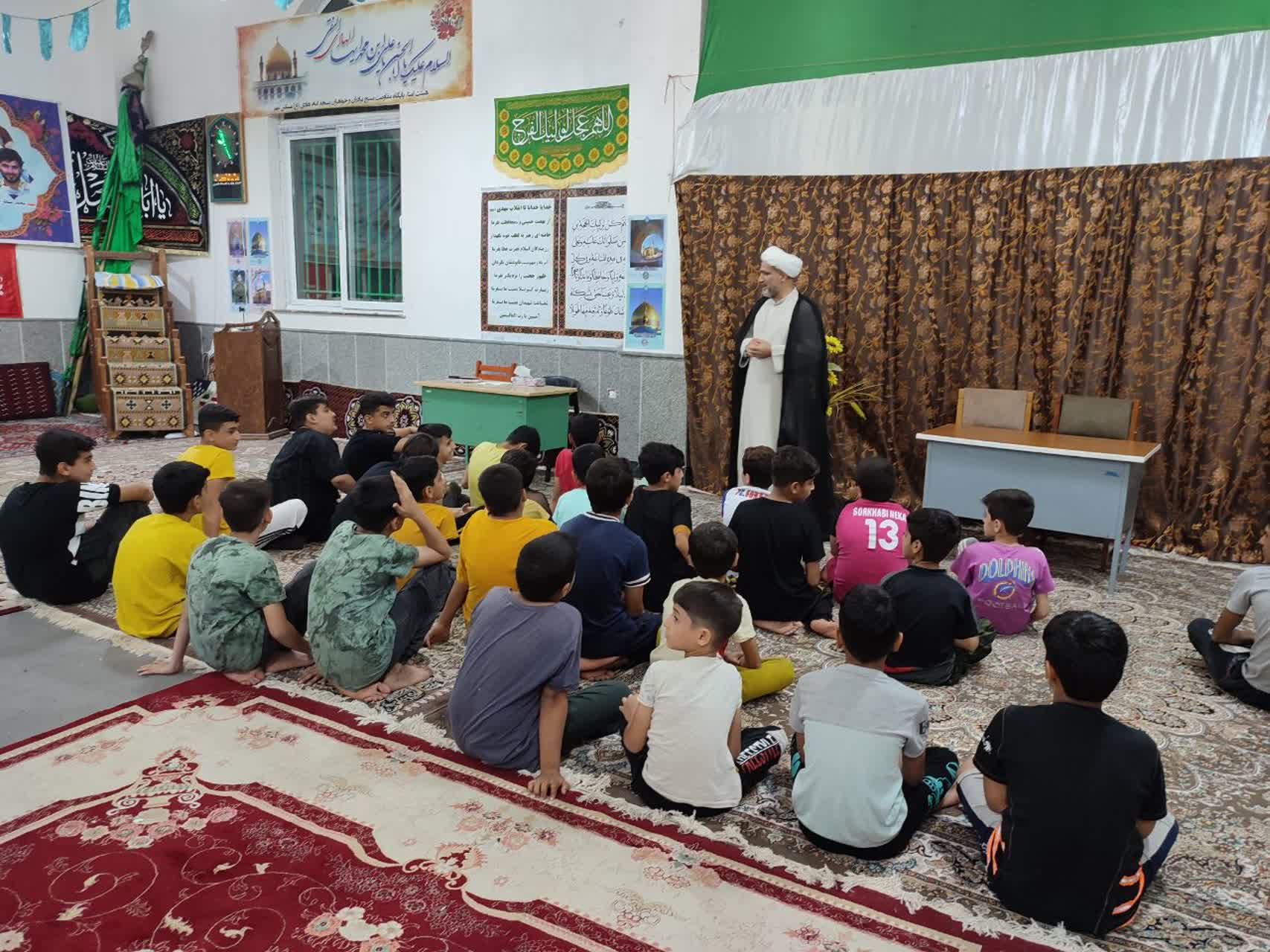 اجرای طرح اوقات فراغت در کانون فرهنگی انصارالمهدی نکا باحضور ۱۰۰ بچه مسجدی