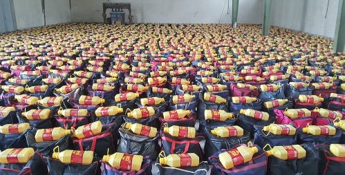 ۳۰۰ بسته معیشتی به همت کانون ‌«منتظران نور» جهرم میان نیازمندان توزیع شد